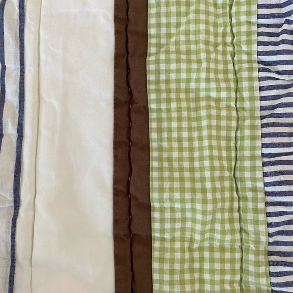 Quilted Multi colored baby Quilt - Picture 4 of 10